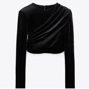 Ezara Shoulder Pad Velvet Cropped Top